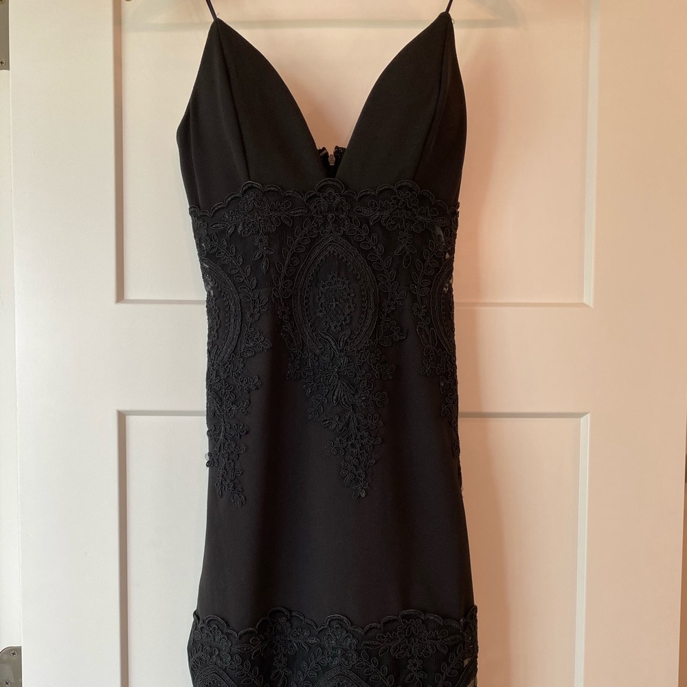 Entry black dress